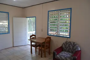 Budget Cheerful Entire Private Belizean One Bedroomed Home - Image 2