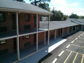Guest Lodge - Pageland - Image 5