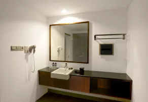 Hotel Neo+ Green Savana Sentul City - Image 2