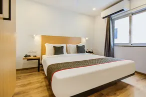 OYO Townhouse 165 Netaji Road - Image 4