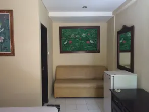 Grand Bimasena Hostel - Image 5