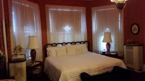 Victorian Inn Bed and Breakfast - Image 4