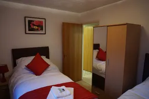 Palmer's Apartment - Image 4