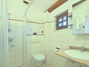 Renovated Holiday Home With Private Pool at 5 km From the Resort of Porec and Beach - Image 5