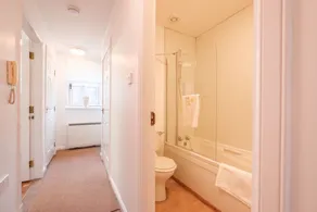 Station Apartment - Image 3
