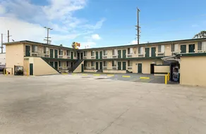 EC Motel - Image 5