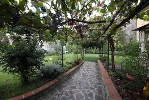 Studio in Popolano, With Wonderful Mountain View, Enclosed Garden and Wifi - Image 2