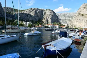 Stunning Home in Kucice With Wifi and 4 Bedrooms - Image 2