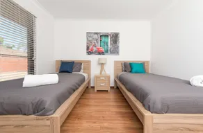 Rossmoyne Suite - Image 5