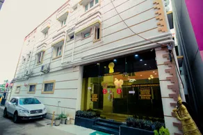 The ECR Grand Residency by OYO Rooms - Image 3