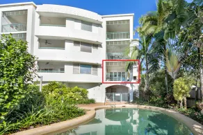 Beachfront Bliss 3-bedroom Apartment with Sea View 4 - Image 5