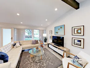 Chic Florida Pool  3 Bedroom Home - Image 2