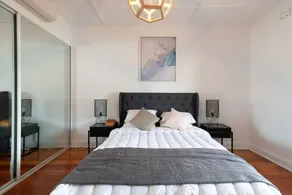 Luxurious Historic Home With Harbour Bridge Views - Image 2