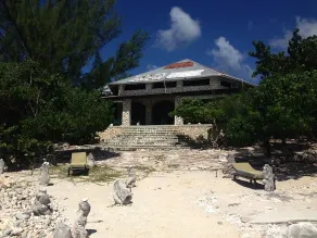 Jackie's On The Reef - Image 2