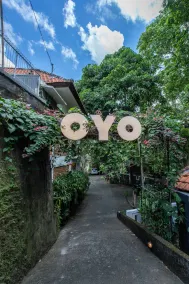 OYO 785 Van Mandri Guest House - Image 5
