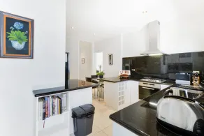 Boutique Stays - Brighton Rose - Image 3
