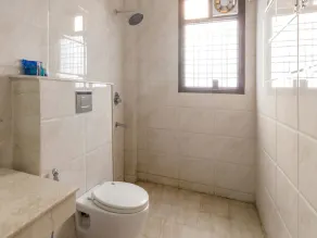 Oyo Rooms Sohna Road Premium - Image 5