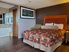 Thunderbird Motel - Image 3