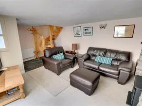 Cosy Holiday Home With an Enclosed Garden and Terrace in the Heart of Torrington - Image 4