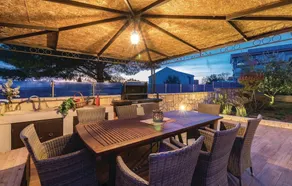 Beautiful Home in Fazana With Outdoor Swimming Pool, Wifi and Outdoor Swimming Pool - Image 4