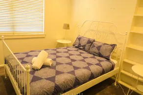 Inner Melbourne Luxury Holiday House - Image 3