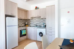 Pebble Beach Holiday Apartments - Image 2