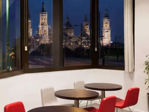Hotel Ibis Zaragoza Centro - Image 2