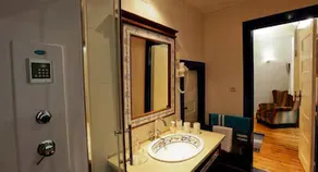 Casa do Comendador - Image 2