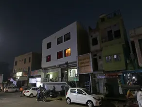 OYO 22979 Saffron Hotel - Image 3
