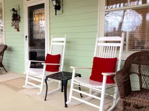 Scarlet Tunic Bed and Breakfast - Image 4