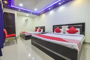 OYO 7917 Hotel Sunbeam - Image 4