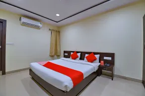 Hotel Imperial by OYO Rooms - Image 2