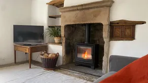 Beautiful Peak District Cottage With Hot Tub - Image 2