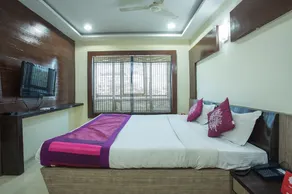OYO 5738 Hotel Lords Inn - Image 4