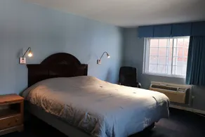 Royal Inn - Image 2