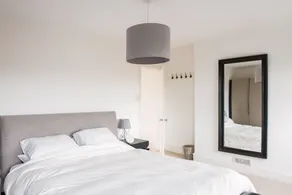 Cosy Two Storey 1 Bedroom Flat in Battersea - Image 2