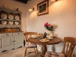 Owl Cottage - Image 4