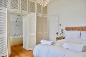 Three Bedroom Penthouse in Brighton - Image 3