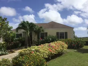 Beautiful Three Bedroom Villa in Gated Community - Image 3