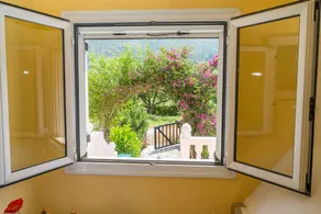 2-bed House in Alykes With Mountain Views - Image 3