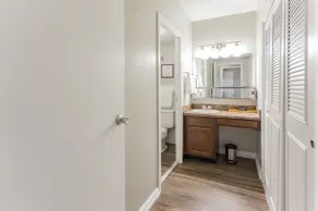 1BR Flat with Stunning River Views - Image 3