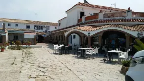 Hostal Mini Golf - Image 4