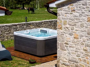 Villa for up to 6 persons with jacuzzi, private garden, WiFi, A/C - Image 4