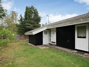 Relaxing Holiday Home in Højby Near Sea - Image 3