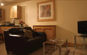 Thameside Hotel - Image 2
