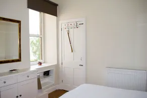 Bright and Spacious Home by Leith Walk - Image 3