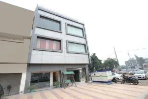 Hotel JB 2 by OYO Rooms - Image 5