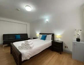 London Apartments Bethnal Green - Image 2