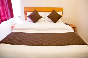 Hotel Midas Casita by OYO Rooms - Image 2