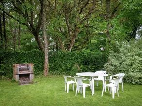 Quaint Holiday Home with Fenced Garden in Manhay - Image 4